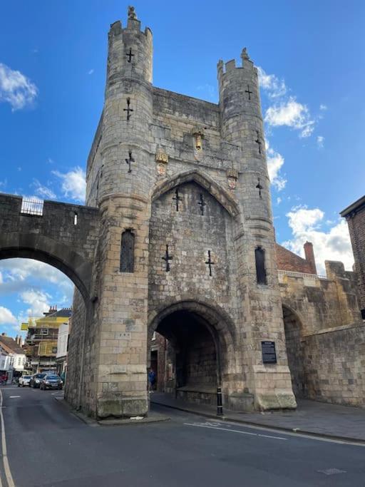 Monkgate Fortress - York Exterior photo